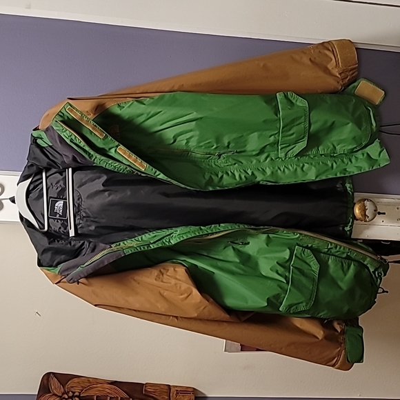 The north face hyvent shell - Picture 3 of 7